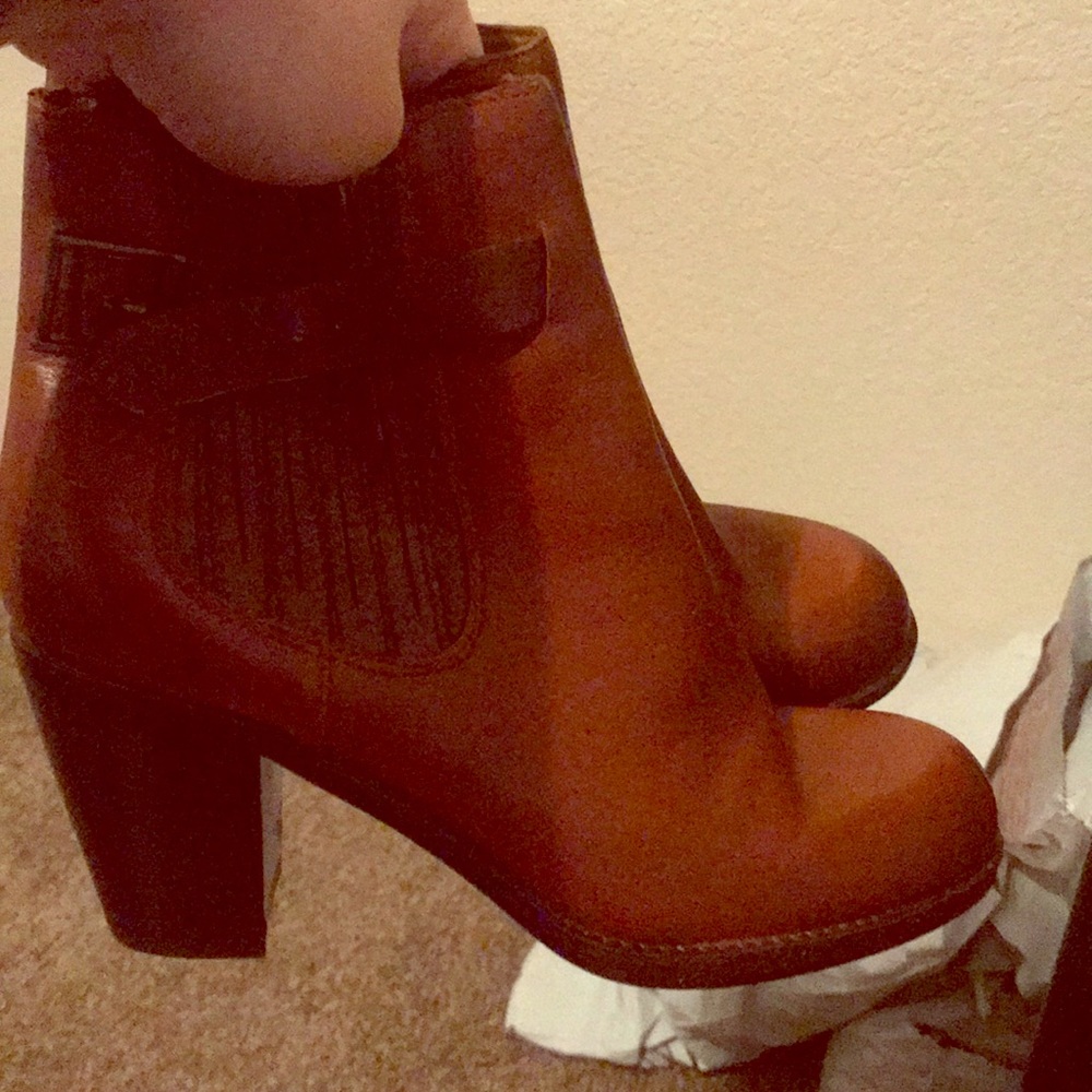 Only worn once!
